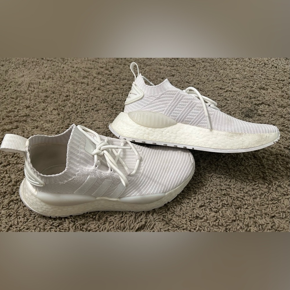 Adidas NMD_R1 Womens Size 8 1/2 Triple White Running Walking Shoes Sneakers